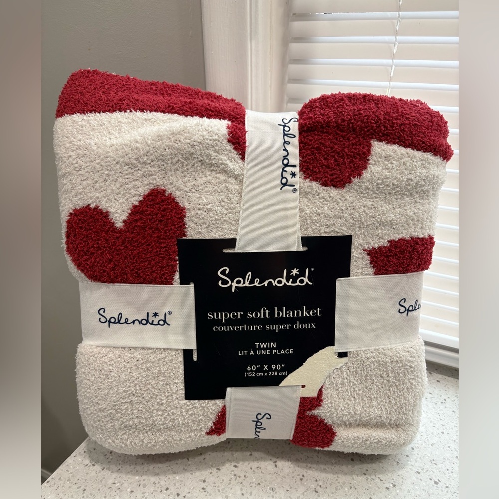 Splendid Twin Blanket with Red and White Design